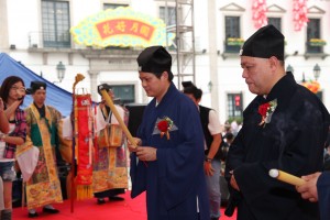 中國道教協會丁常雲副會長代表大會主持上香儀式